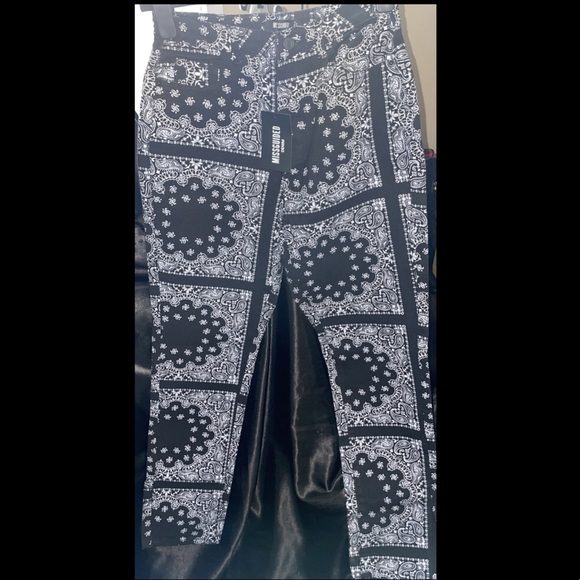NEW Missguided -NEVER WORN‼️ Denim Wrath Split Hem Bandana Print Jeans US SIZE 4 - Picture 6 of 8